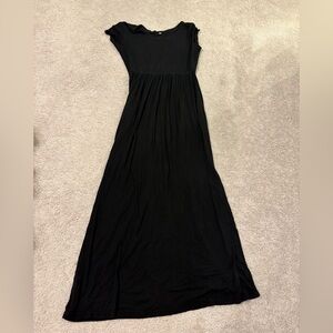 Elegant Black Maxi Dress